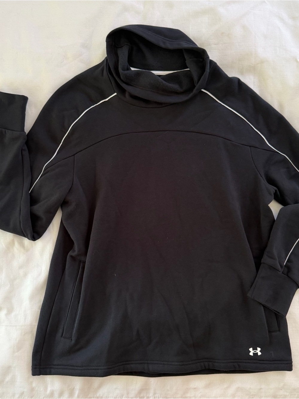 Under armour cowl neck sweatshirt with pockets size women’s medium